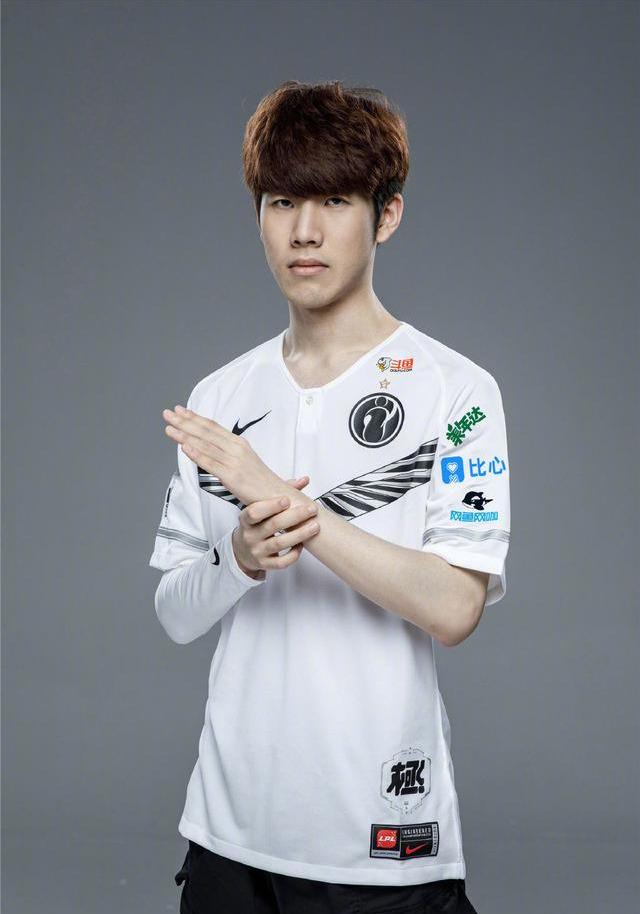 确保球员在 确保球员在